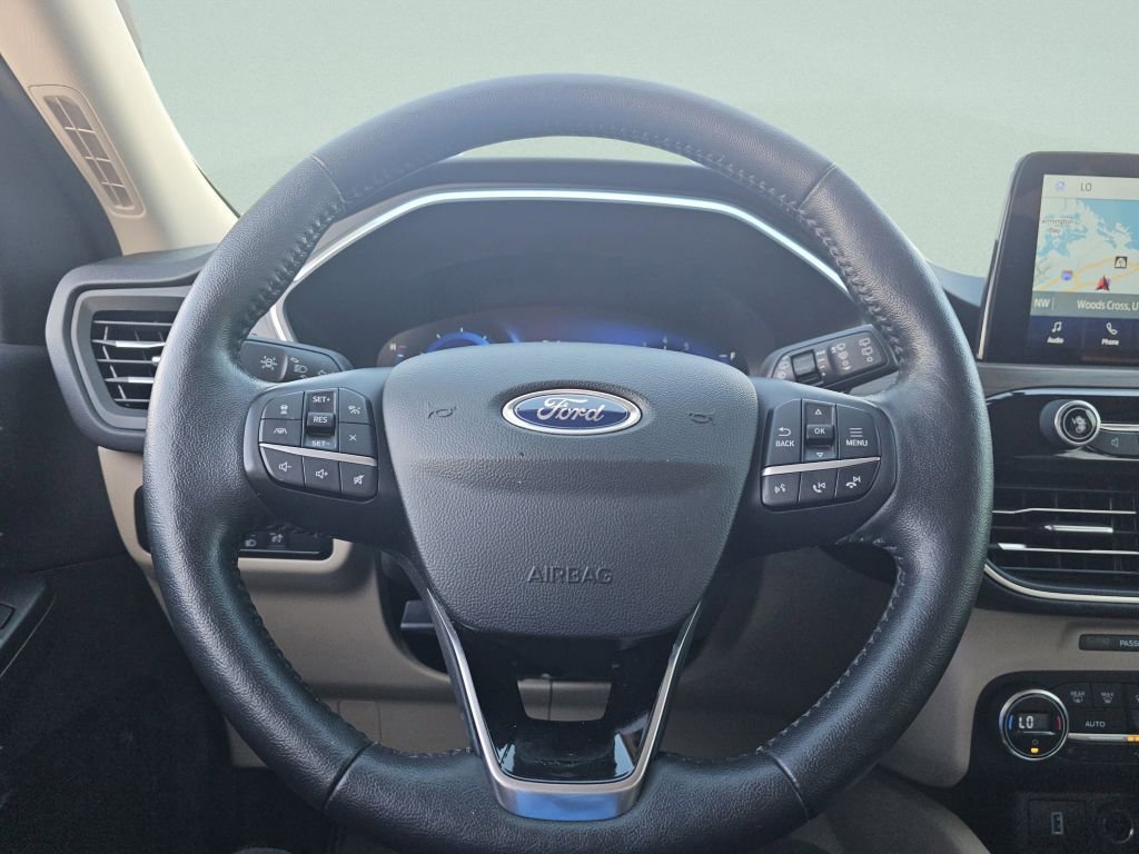 Used 2020 Ford Escape Titanium image 29