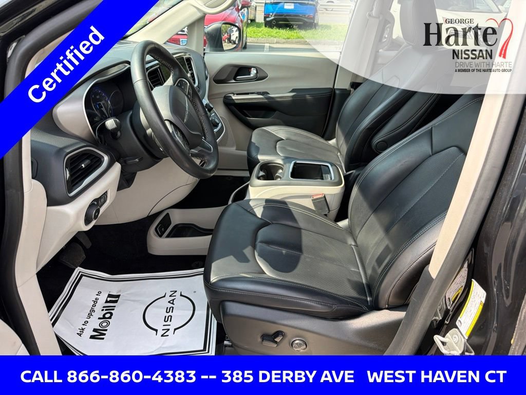 Used 2023 Chrysler Pacifica Touring-L FWD image 10