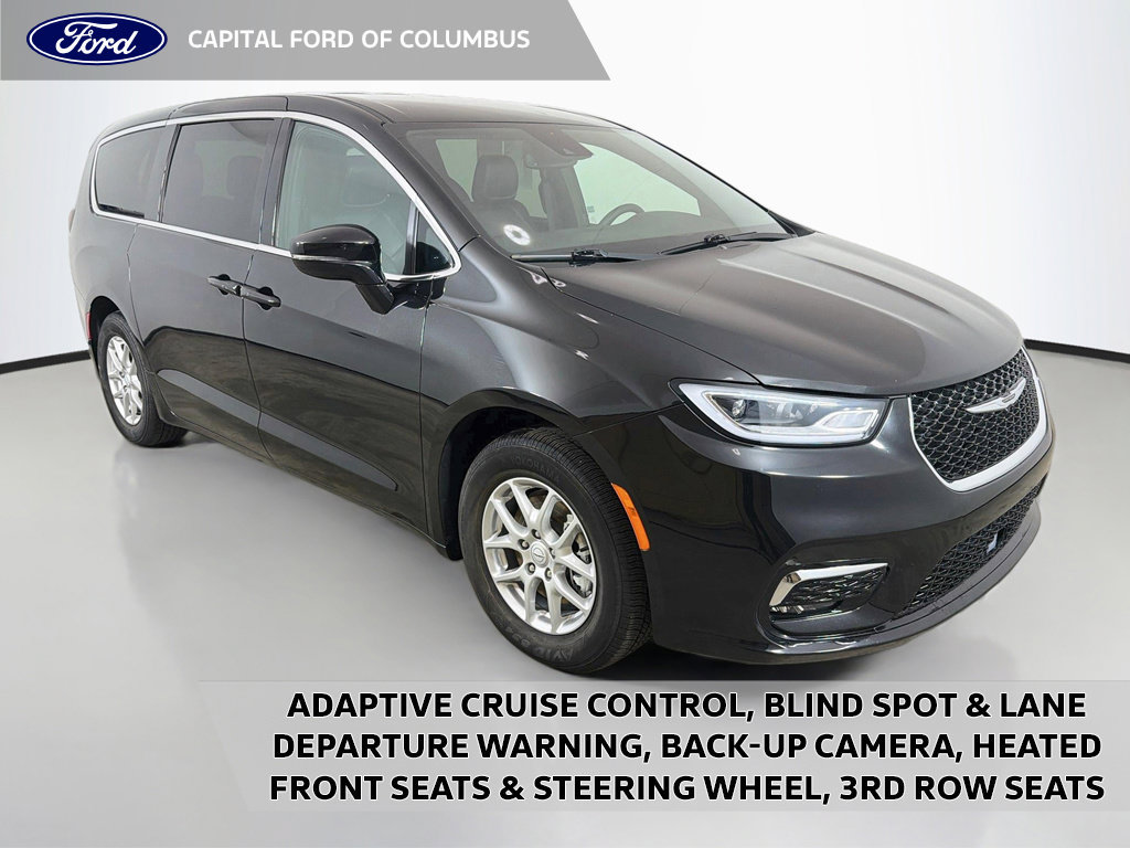 Used 2025 Chrysler Pacifica Select