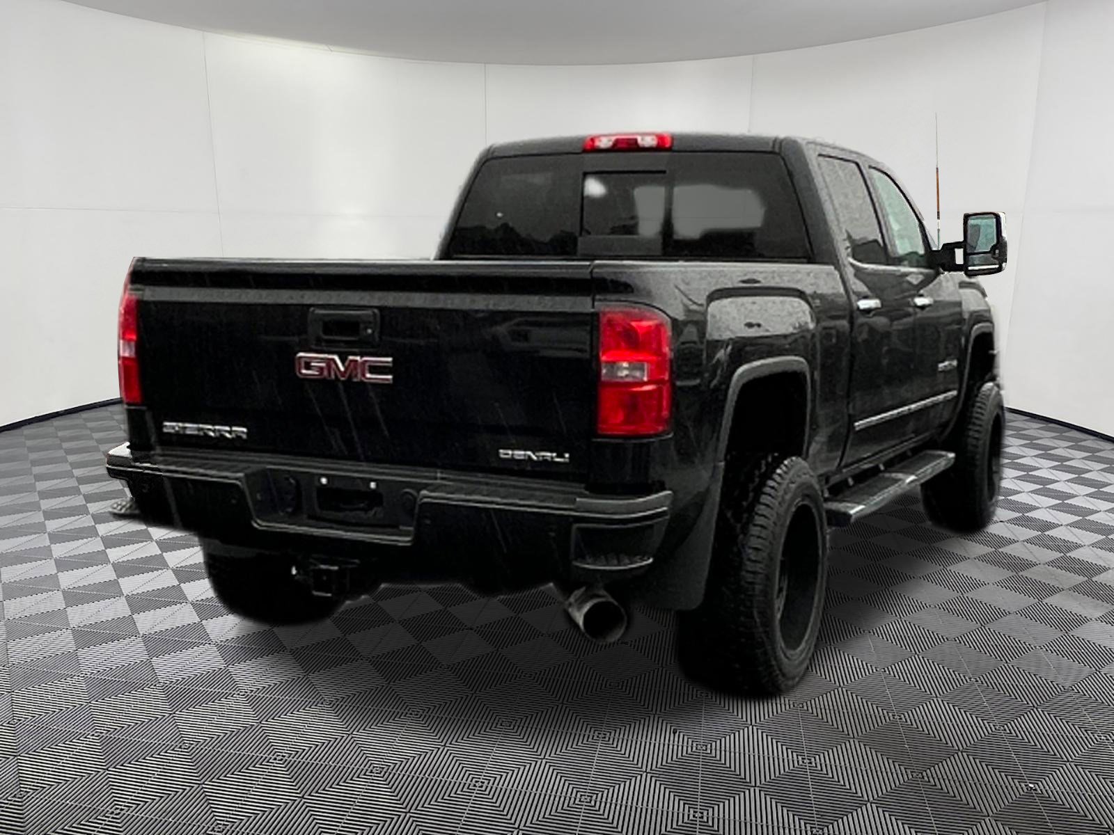 Used 2015 GMC Sierra 3500 Denali AWD/4WD image 6
