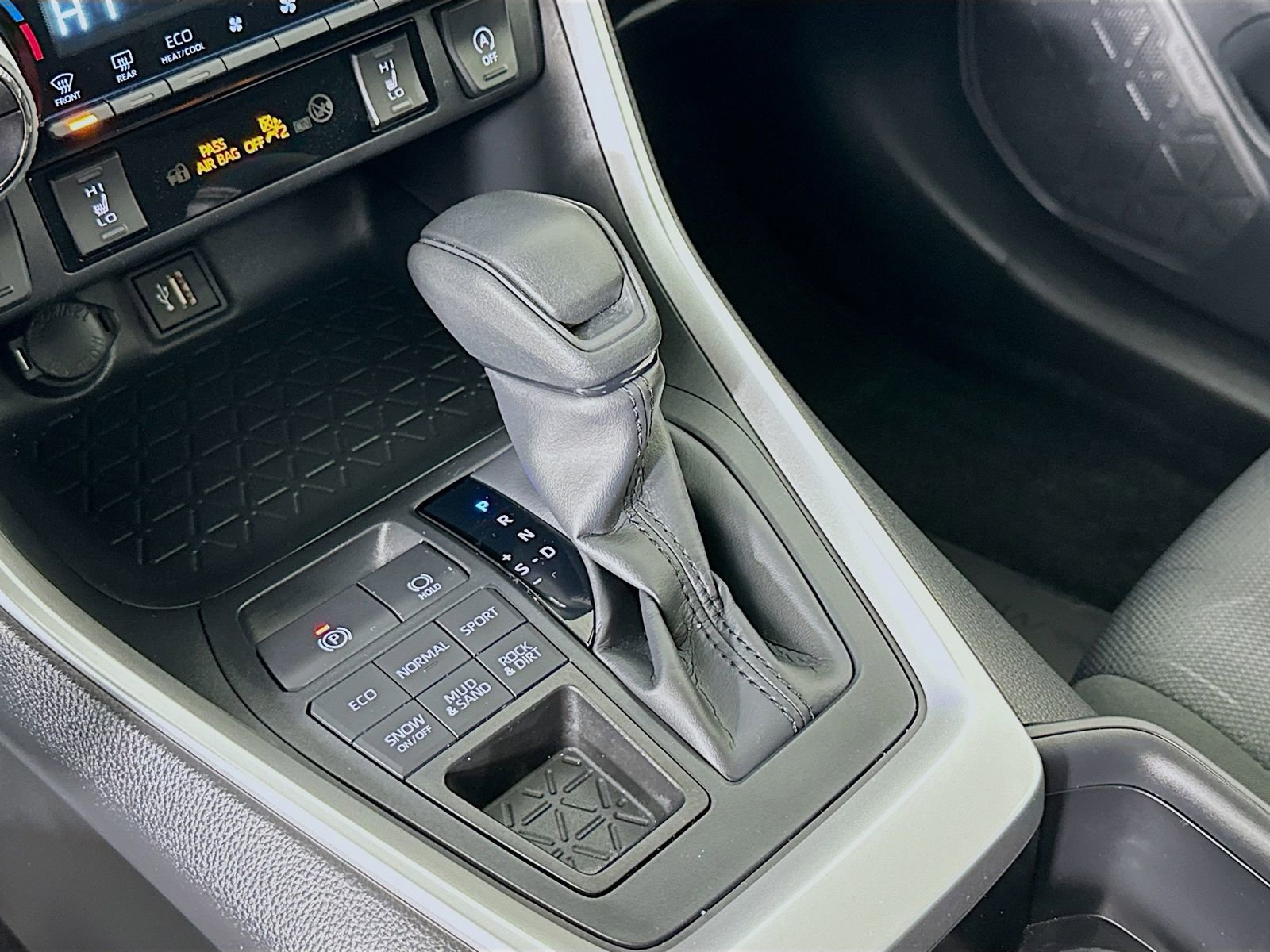 Certified 2025 Toyota RAV4 XLE w/ Convenience Package image 17