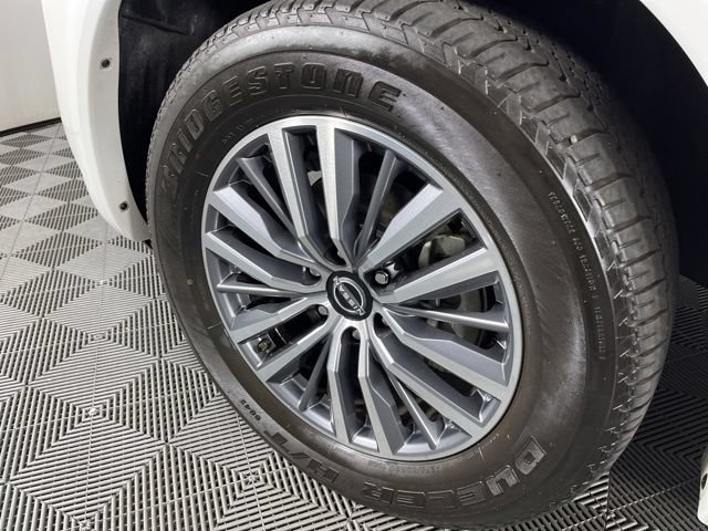 Used 2024 Nissan Armada SL w/ Captain's Chairs Package RWD image 13