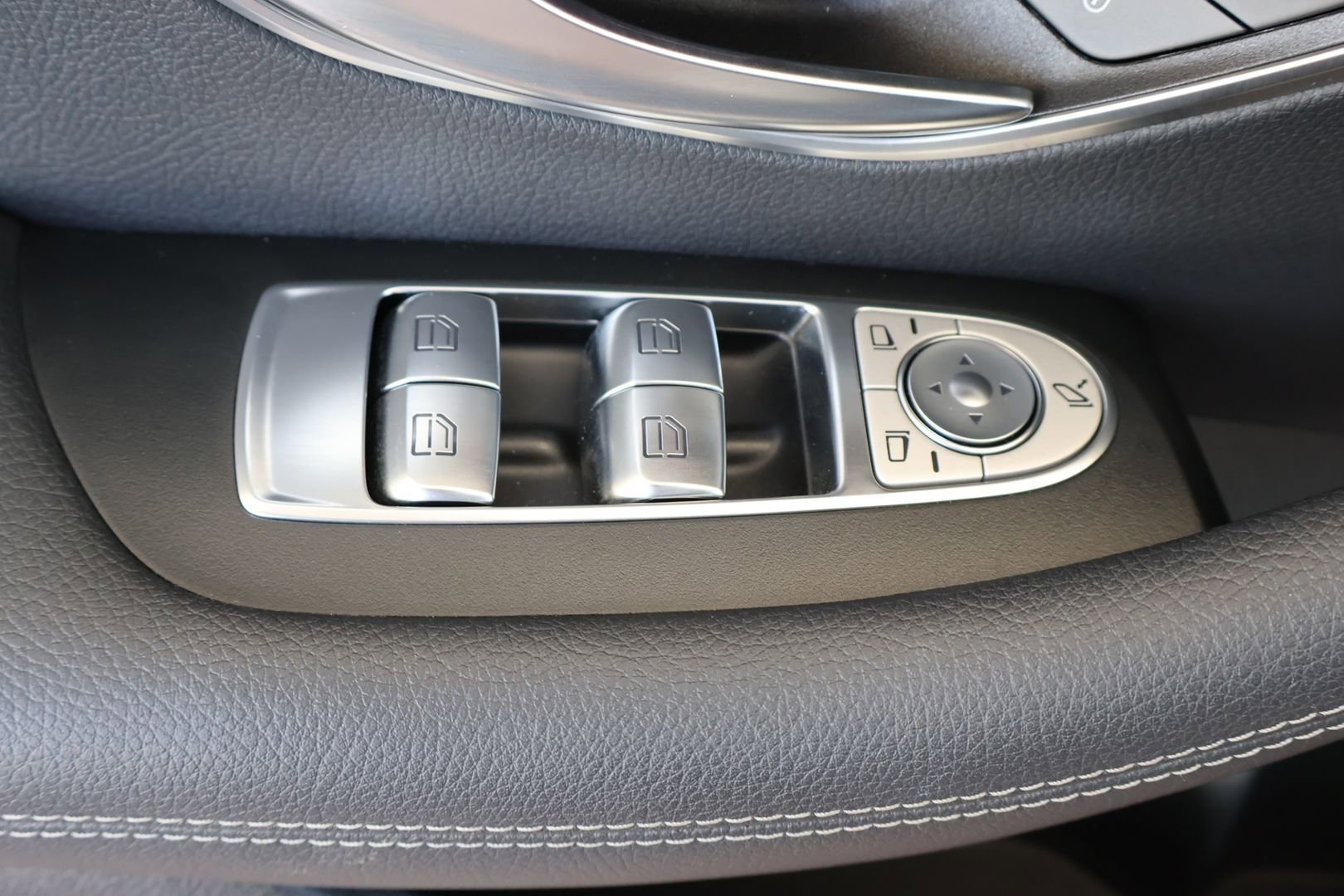 Used 2021 Mercedes-Benz E 450 4MATIC Coupe image 12