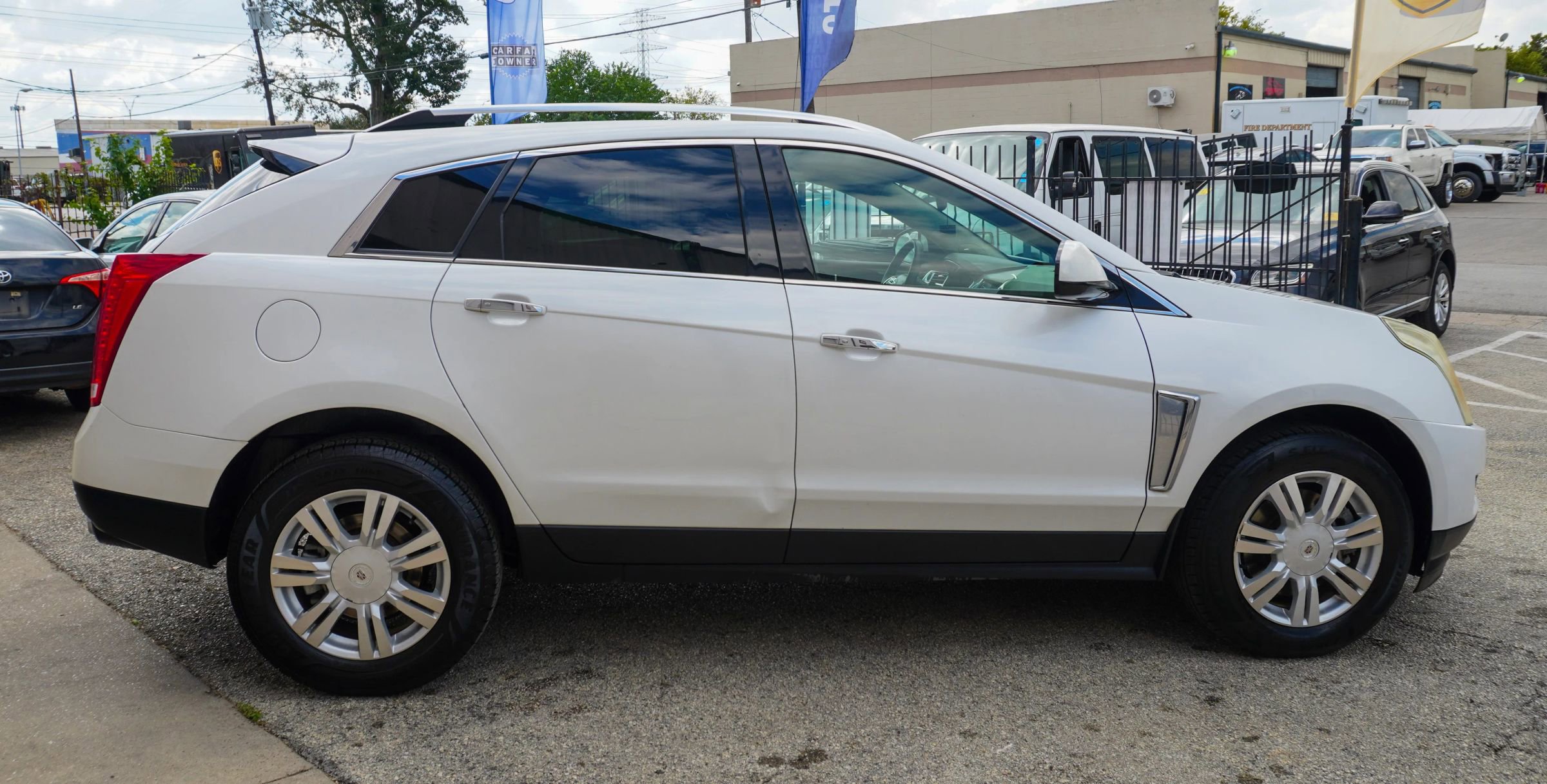 Used 2016 Cadillac SRX Luxury w/ Driver Awareness Package image 8