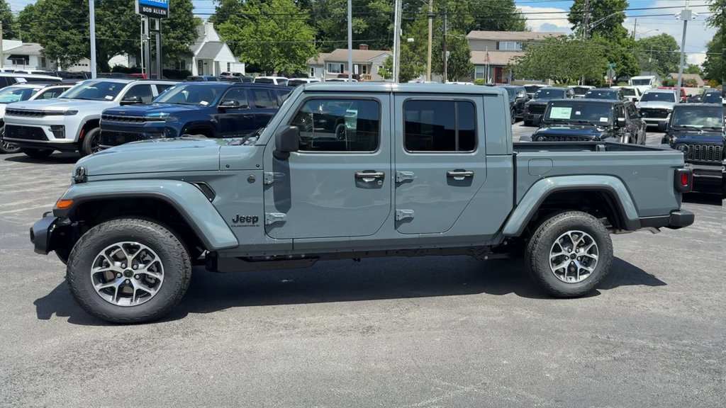New 2026 Jeep Gladiator Sport AWD/4WD image 3