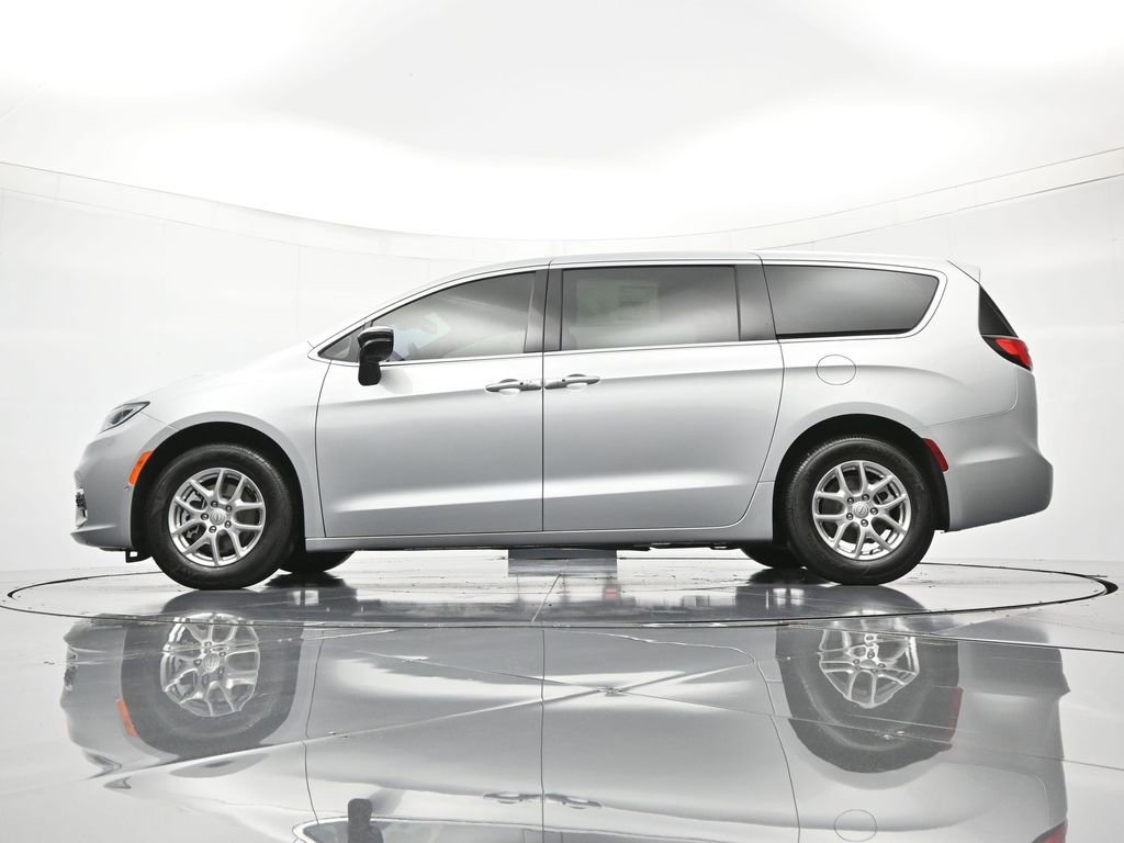 New 2026 Chrysler Pacifica Select FWD image 43