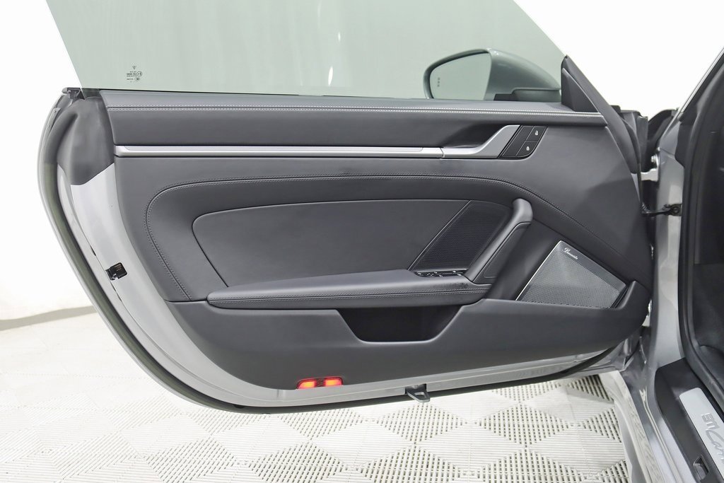 Used 2023 Porsche 911 Carrera image 34