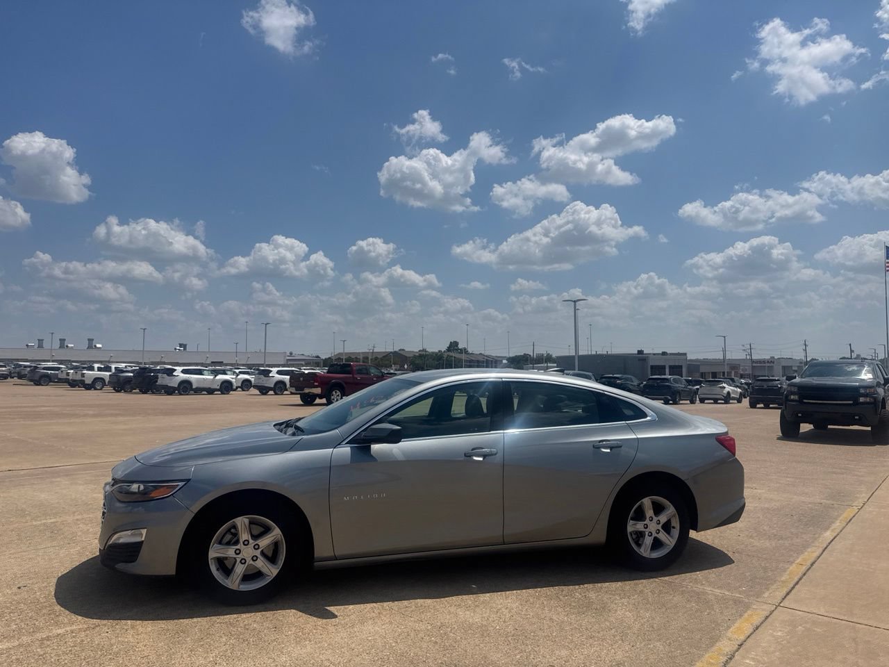 Used 2025 Chevrolet Malibu LS FWD image 11