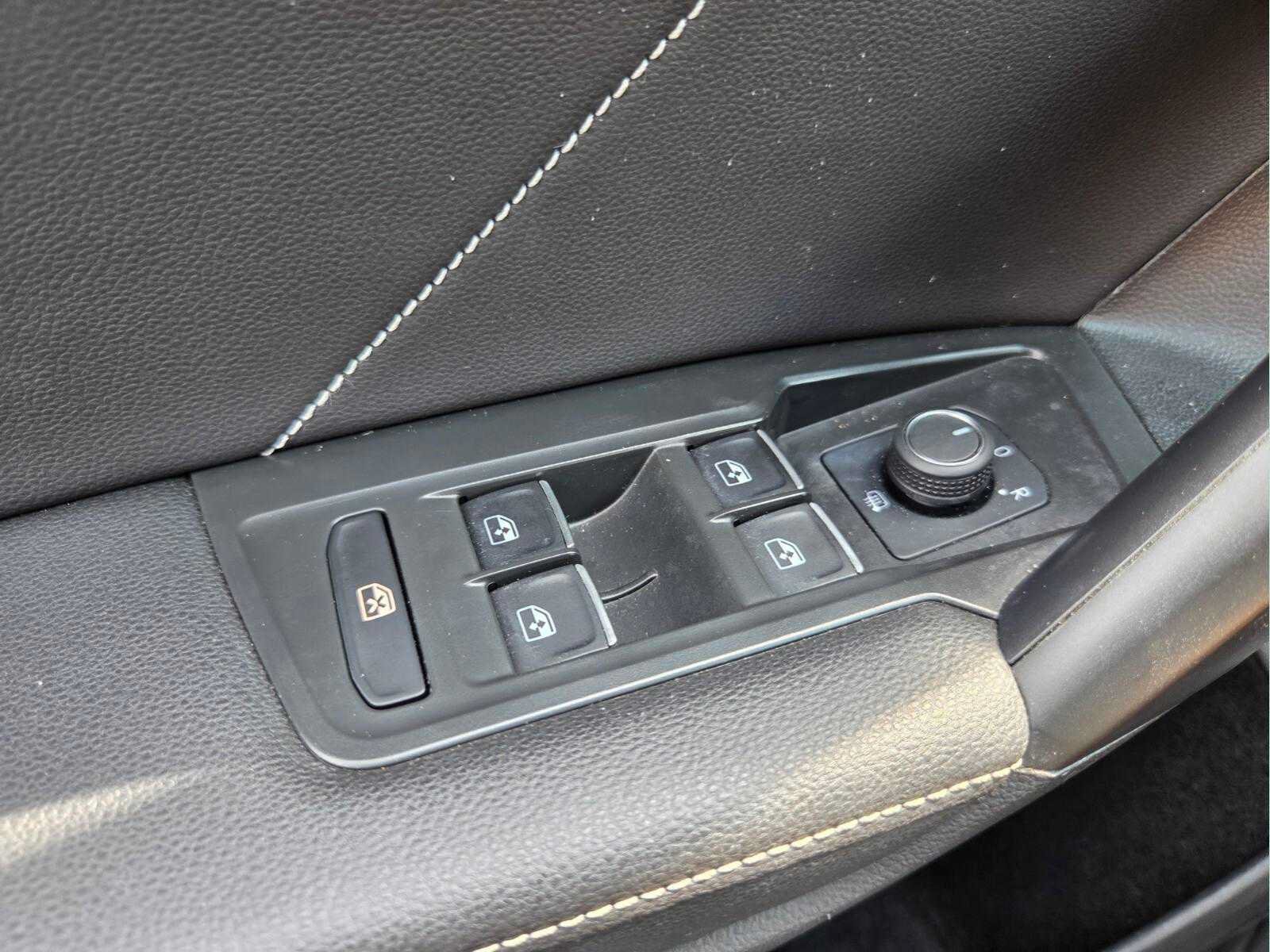 Used 2024 Volkswagen Tiguan SE R-Line FWD image 27
