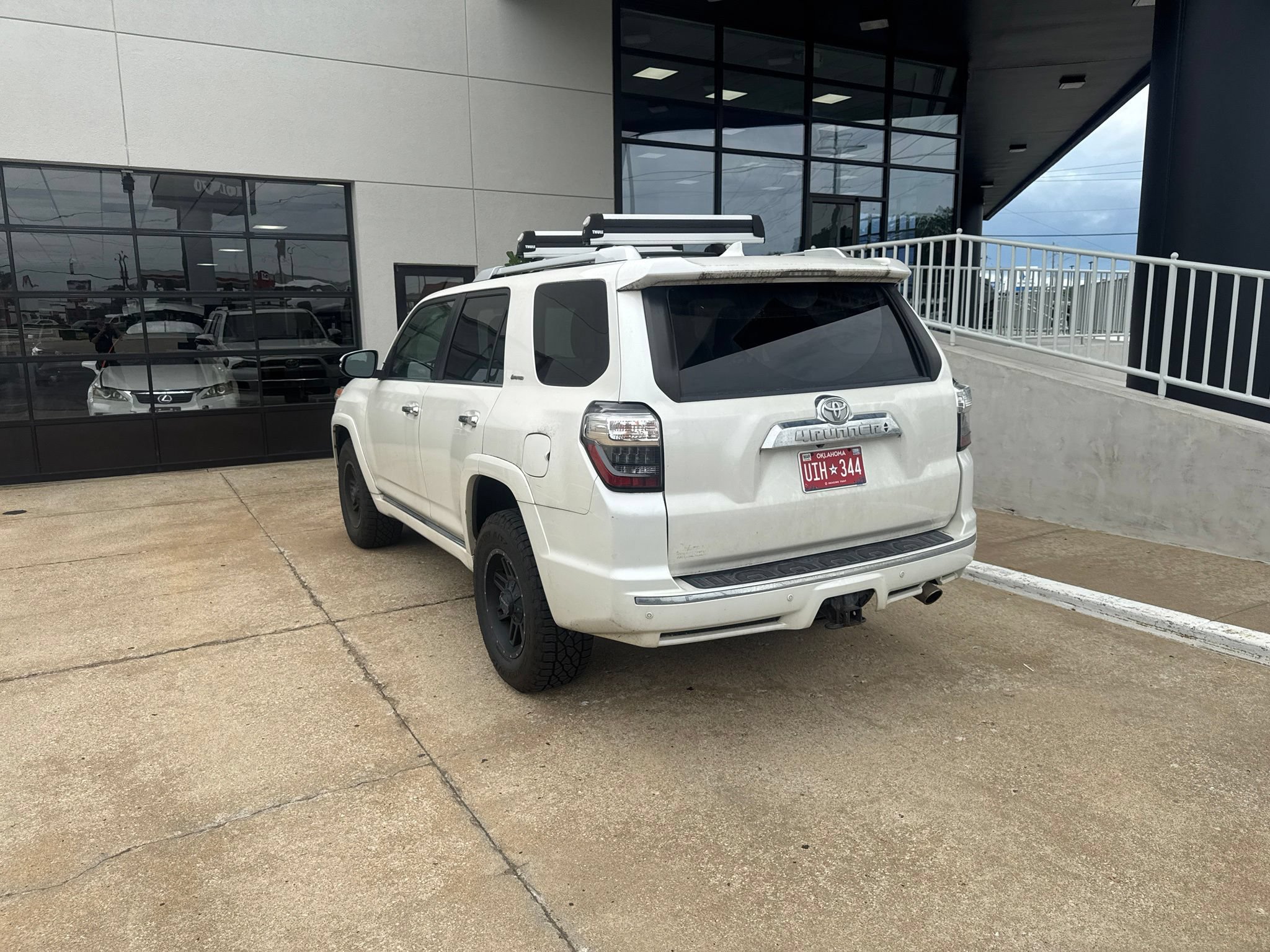 Used 2016 Toyota 4Runner Limited w/ Four Season Floor Mat Package AWD/4WD image 4