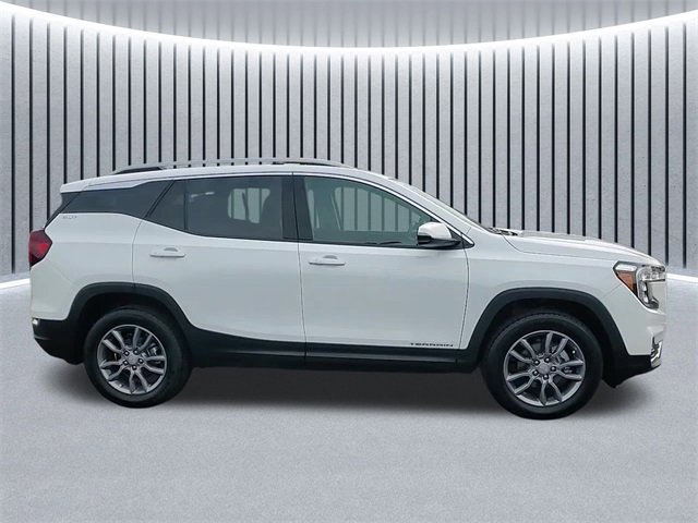 Used 2022 GMC Terrain SLT w/ LPO, Floor Liner Package image 2