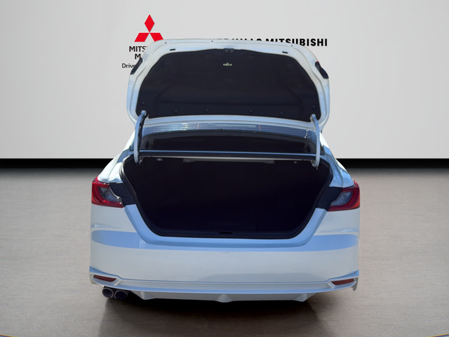 Used 2025 Toyota Camry XSE FWD image 9