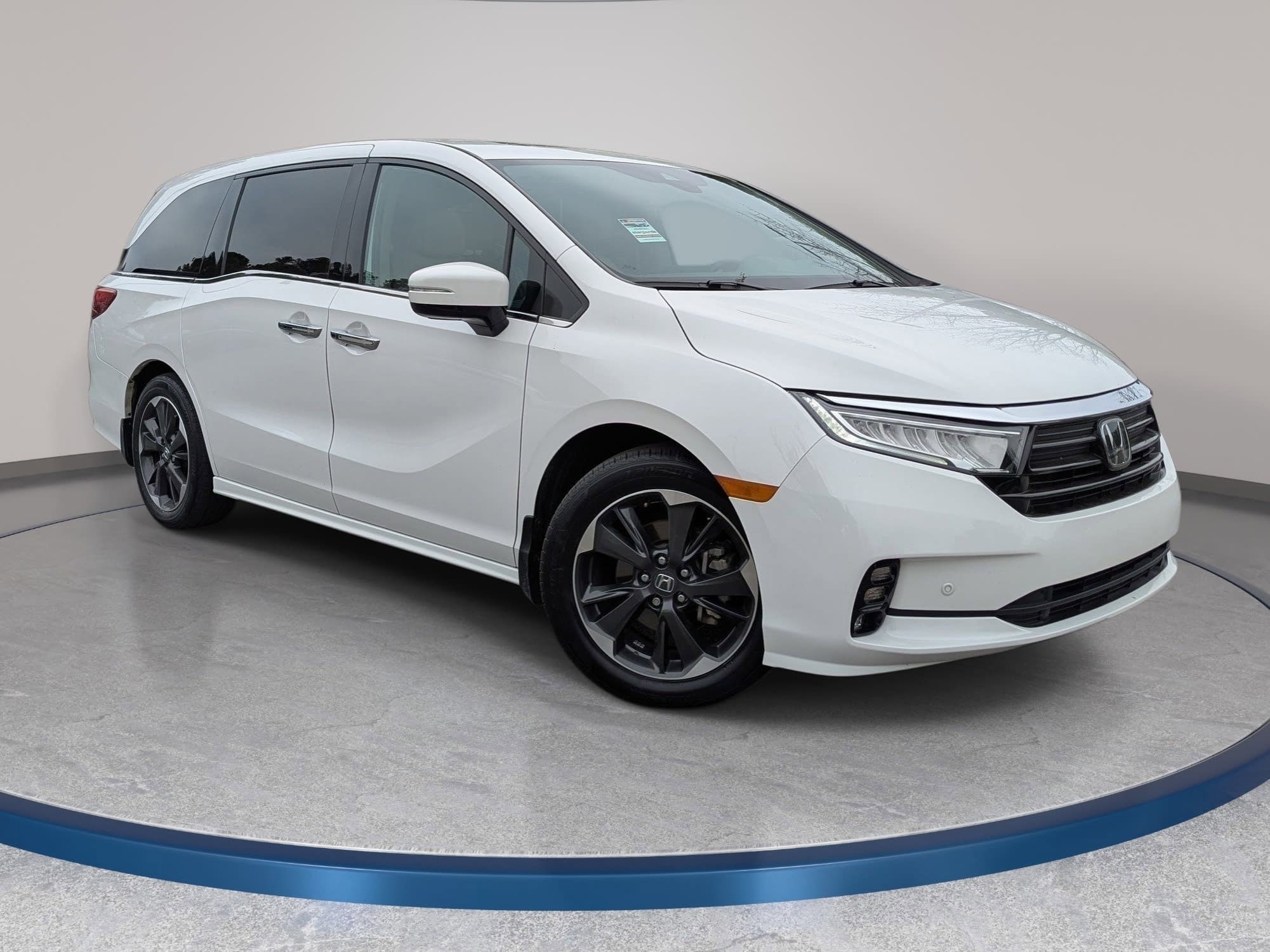Used 2024 Honda Odyssey Elite image 3