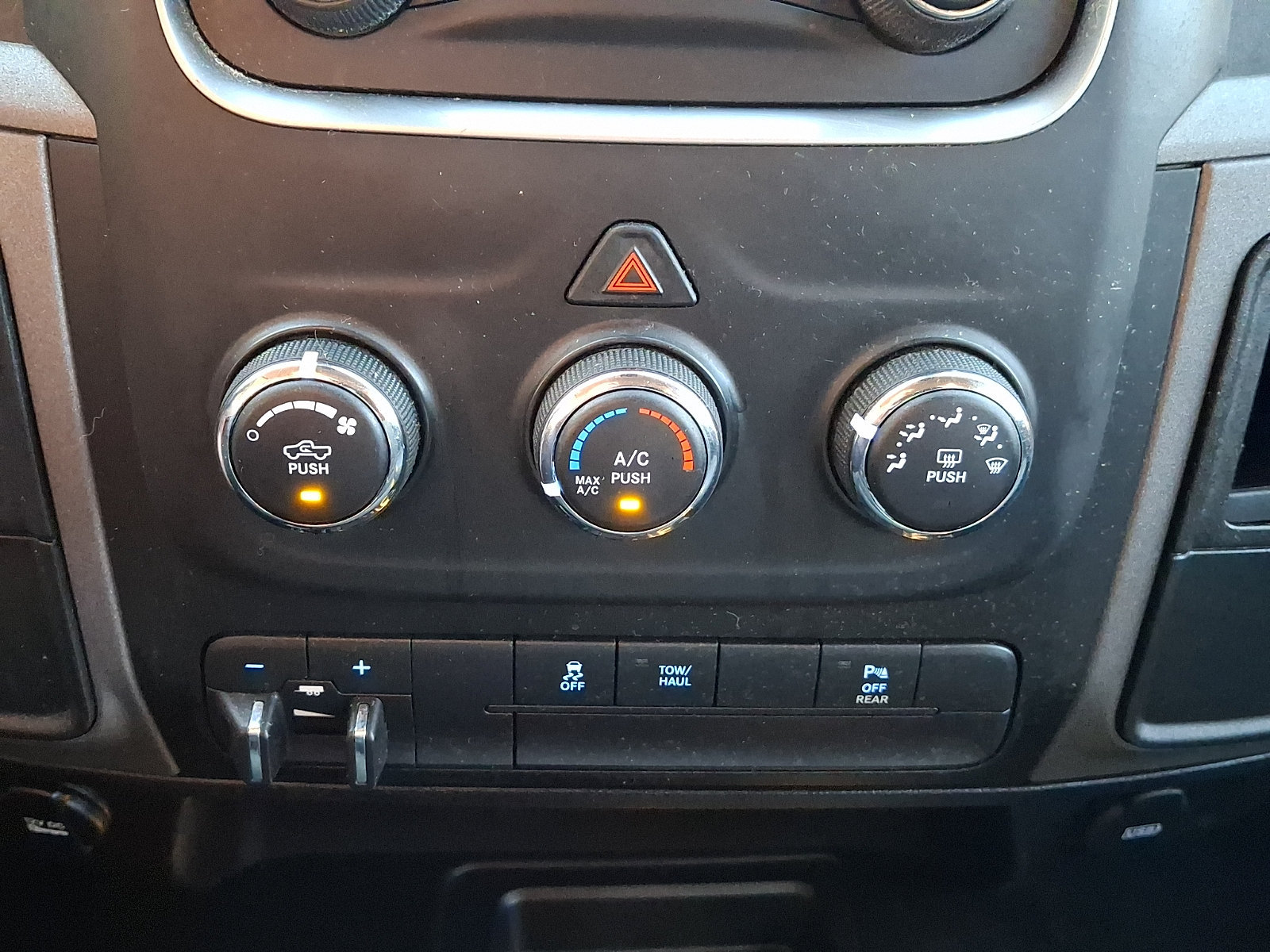 Used 2018 RAM 2500 Tradesman w/ Chrome Appearance Group AWD/4WD image 14