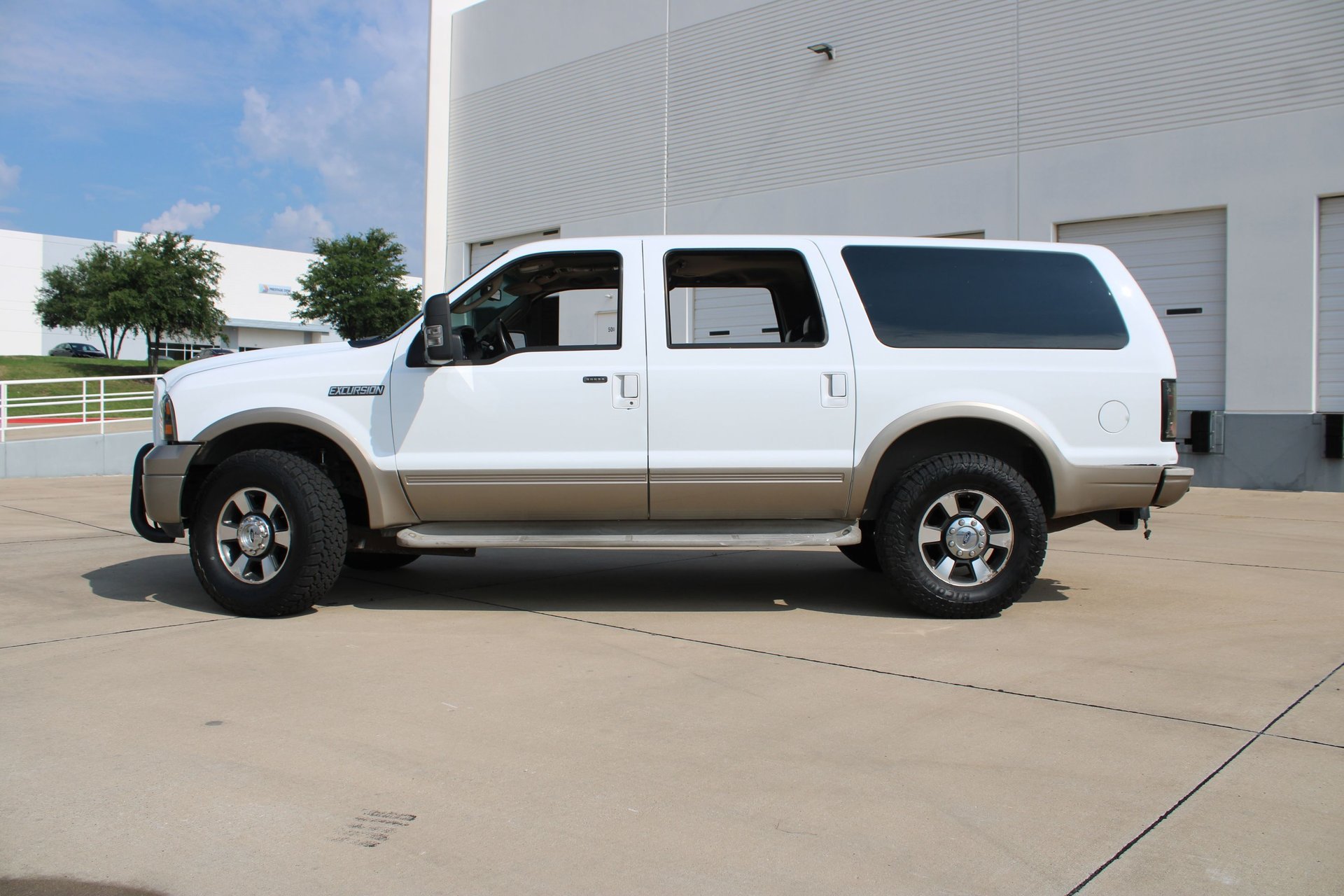 Used 2005 Ford Excursion Eddie Bauer RWD image 6