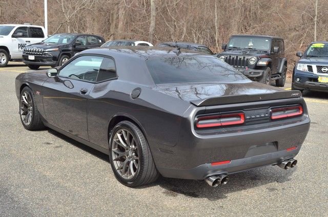 Used 2015 Dodge Challenger SRT image 6