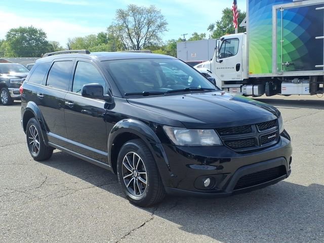 Used 2019 Dodge Journey SE w/ Blacktop Package FWD image 3