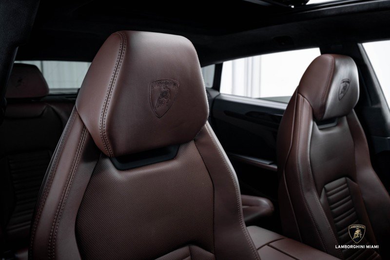 Used 2025 Lamborghini Urus SE image 36