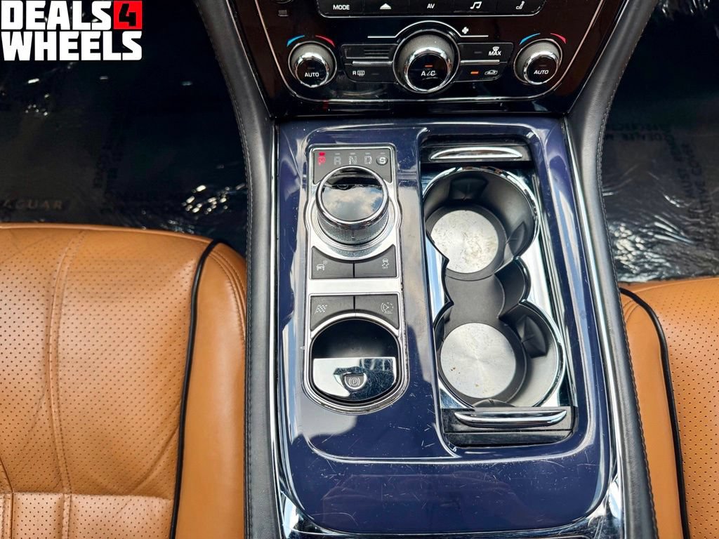 Used 2012 Jaguar XJ RWD image 19