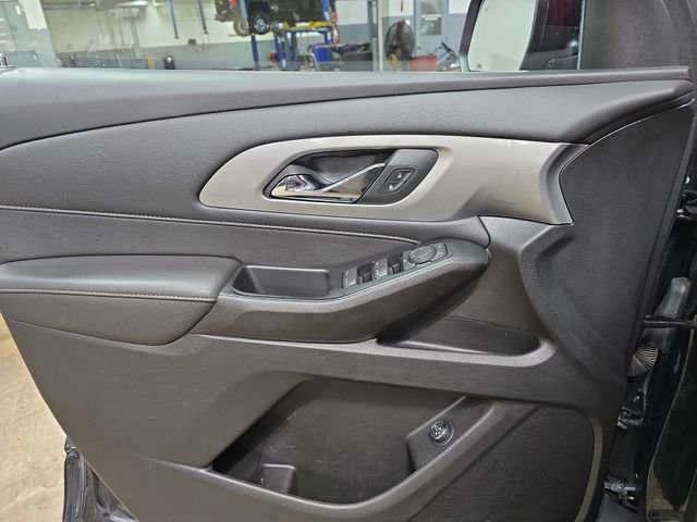 Used 2023 Chevrolet Traverse LT w/ Midnight/Sport Edition image 30