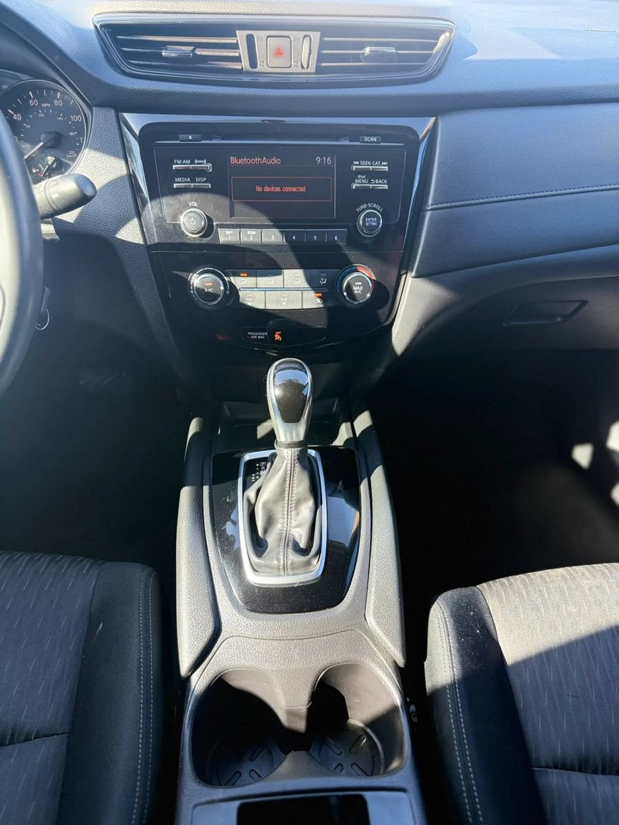Used 2017 Nissan Rogue S AWD/4WD image 16