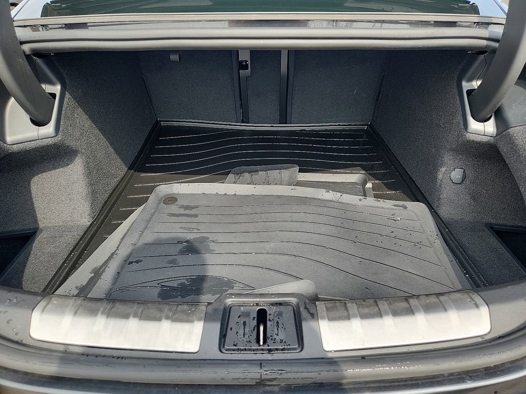 Certified 2025 Porsche Taycan image 29