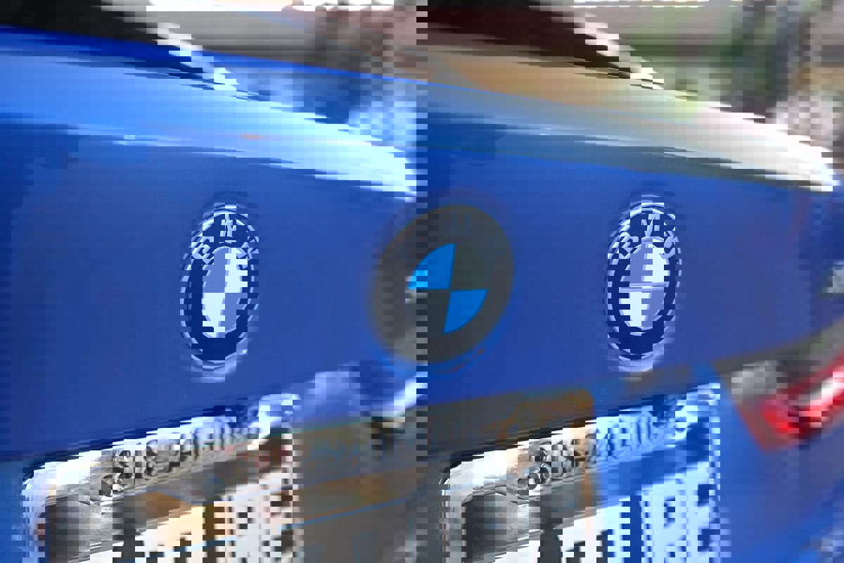 Used 2020 BMW 330i Sedan w/ M Sport Package image 16