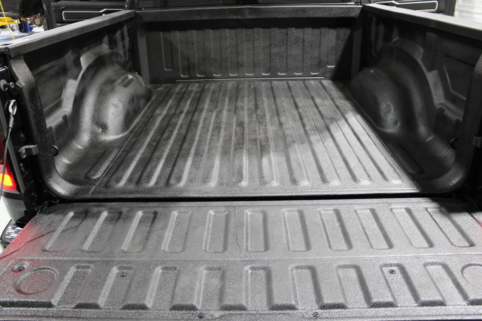 Used 2024 RAM 1500 Laramie AWD/4WD image 16