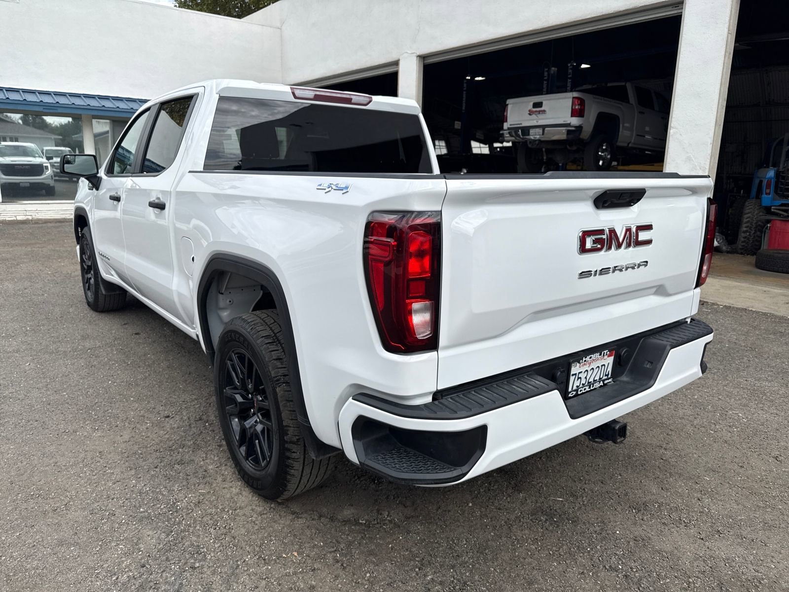 Used 2025 GMC Sierra 1500 Pro w/ Graphite Edition image 3