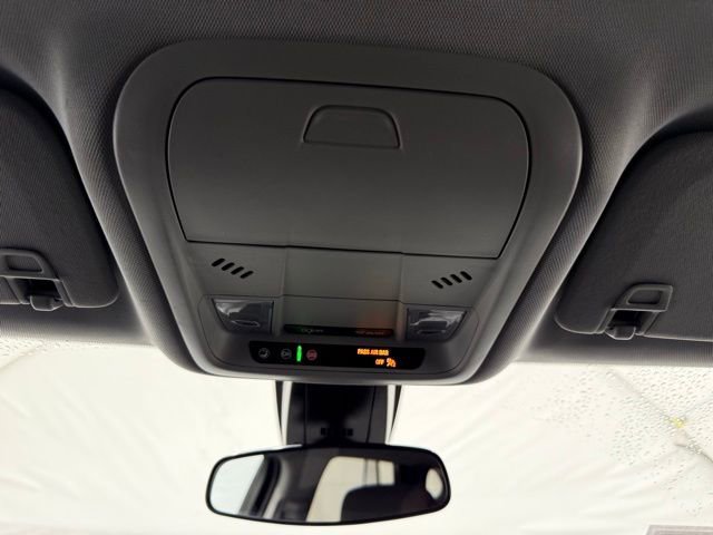 Used 2025 Chevrolet Blazer LT image 39