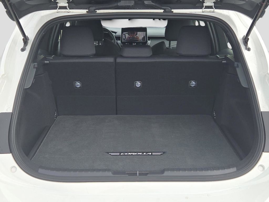 Used 2025 Toyota Corolla SE image 11