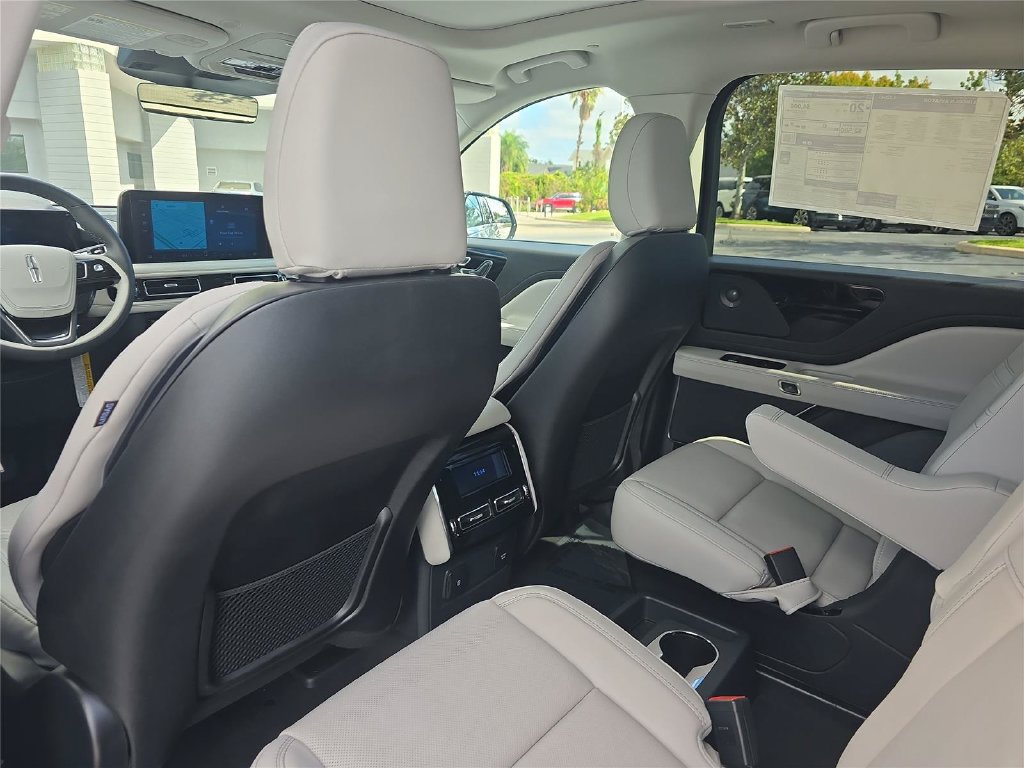 New 2026 Lincoln Aviator Reserve AWD/4WD image 11