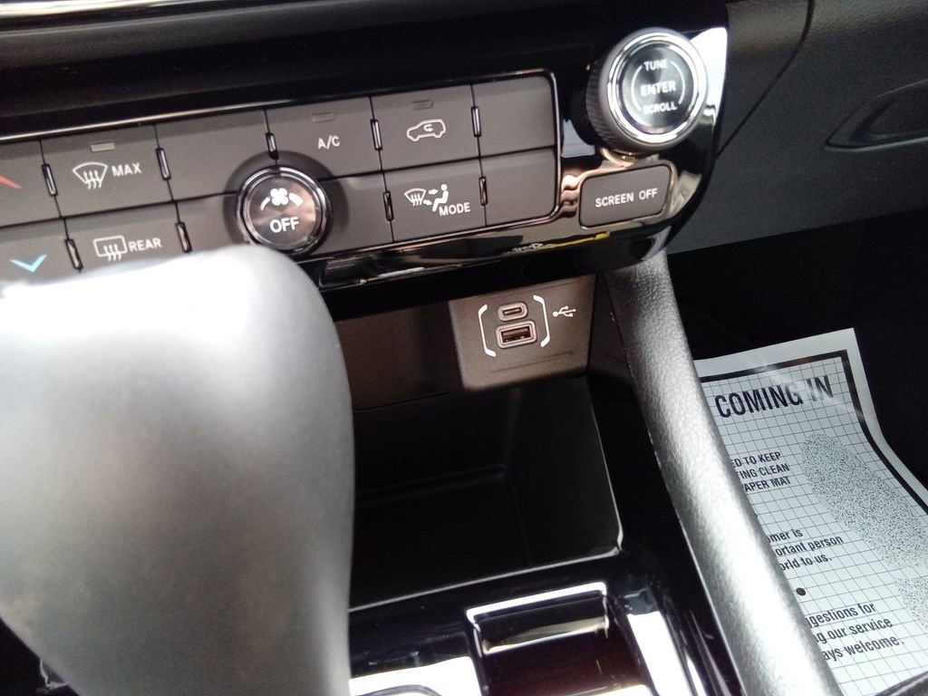 New 2026 Jeep Compass Latitude image 21