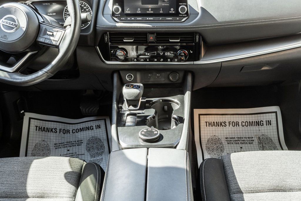 Used 2021 Nissan Rogue SV image 11