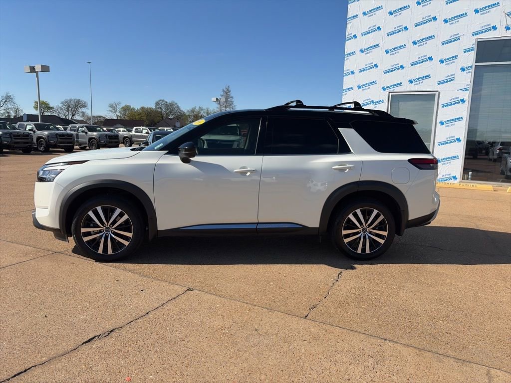 Certified 2024 Nissan Pathfinder Platinum image 2