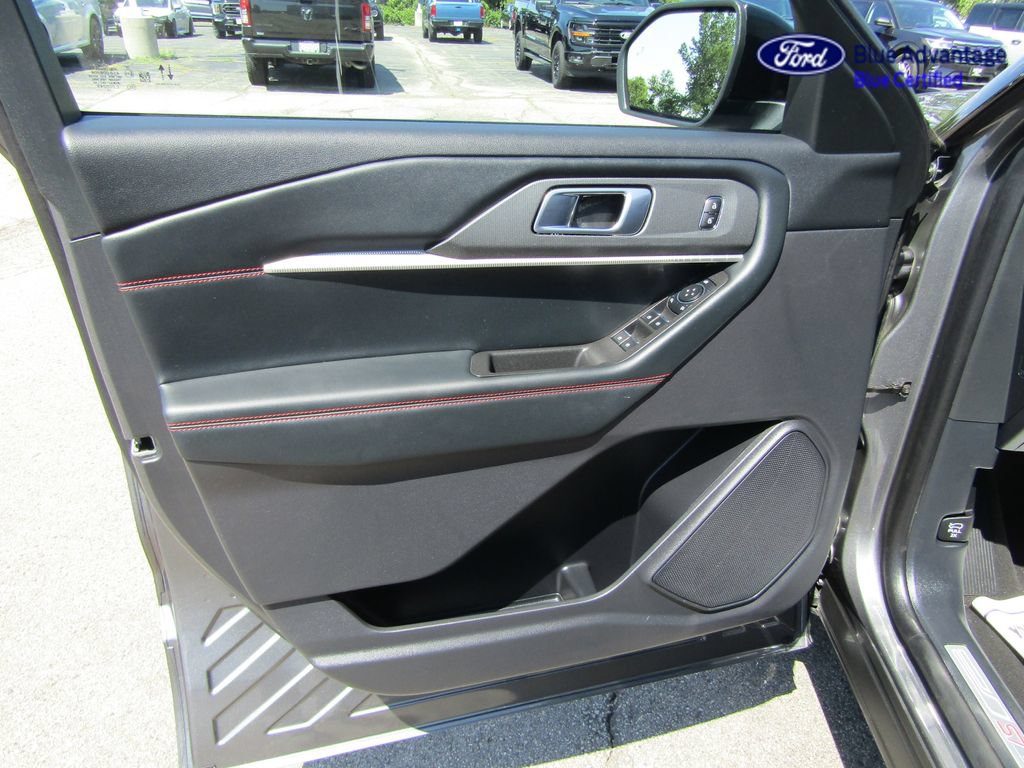 Certified 2025 Ford Explorer ST-Line w/ ST-Line Street Pack AWD/4WD image 22