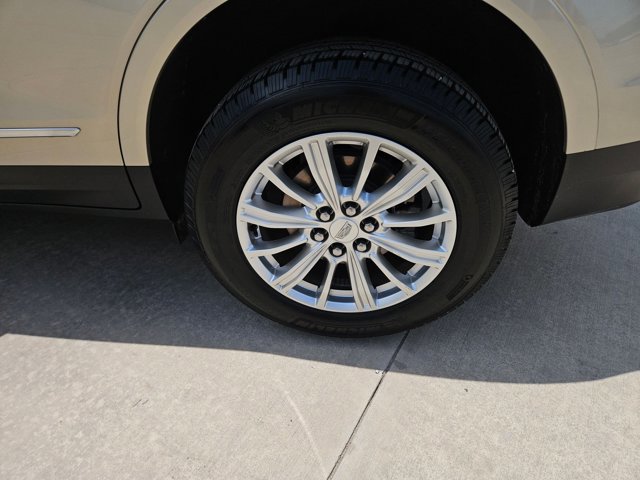 Used 2017 Cadillac XT5 FWD w/ LPO, Wheel Lock Package image 9