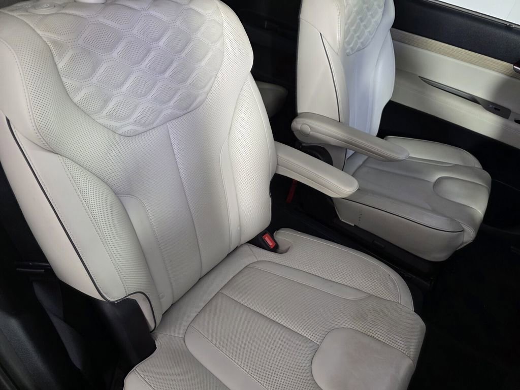 Used 2022 Hyundai Palisade Limited image 33