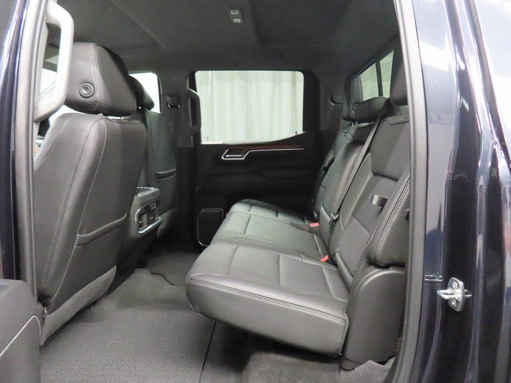 Used 2023 GMC Sierra 1500 Denali w/ Technology Package AWD/4WD image 10
