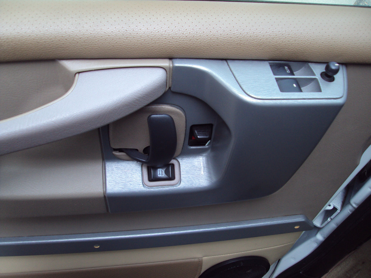 Used 2014 Chevrolet Express 1500 AWD image 22