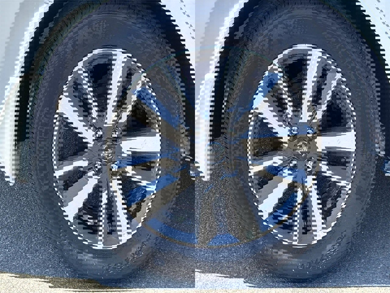 New 2025 Nissan Versa SV image 7