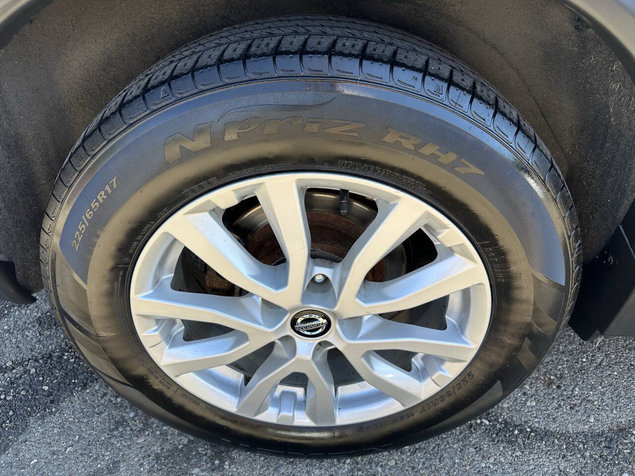 Used 2019 Nissan Rogue SV FWD image 27