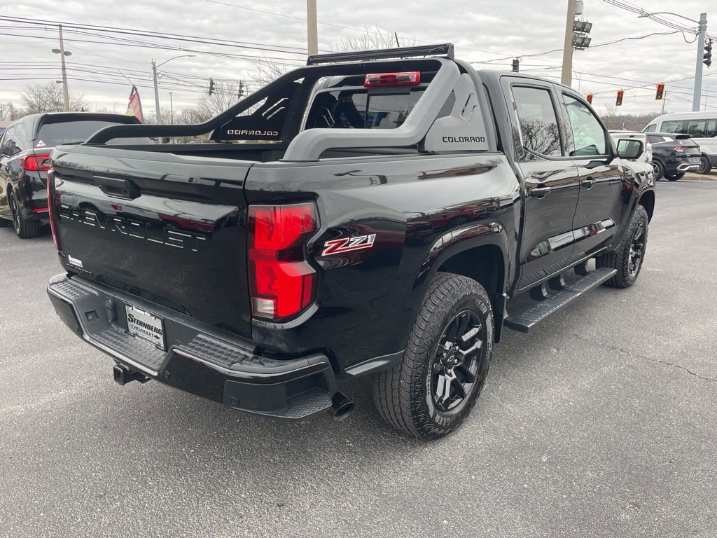 Used 2025 Chevrolet Colorado Z71 w/ Midnight Edition image 18