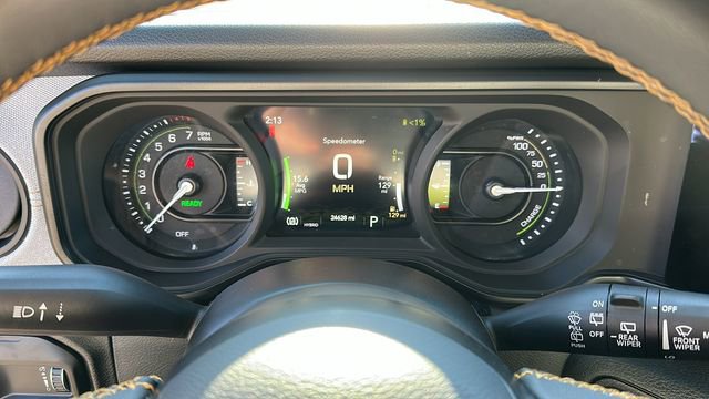 Used 2024 Jeep Wrangler Unlimited image 15