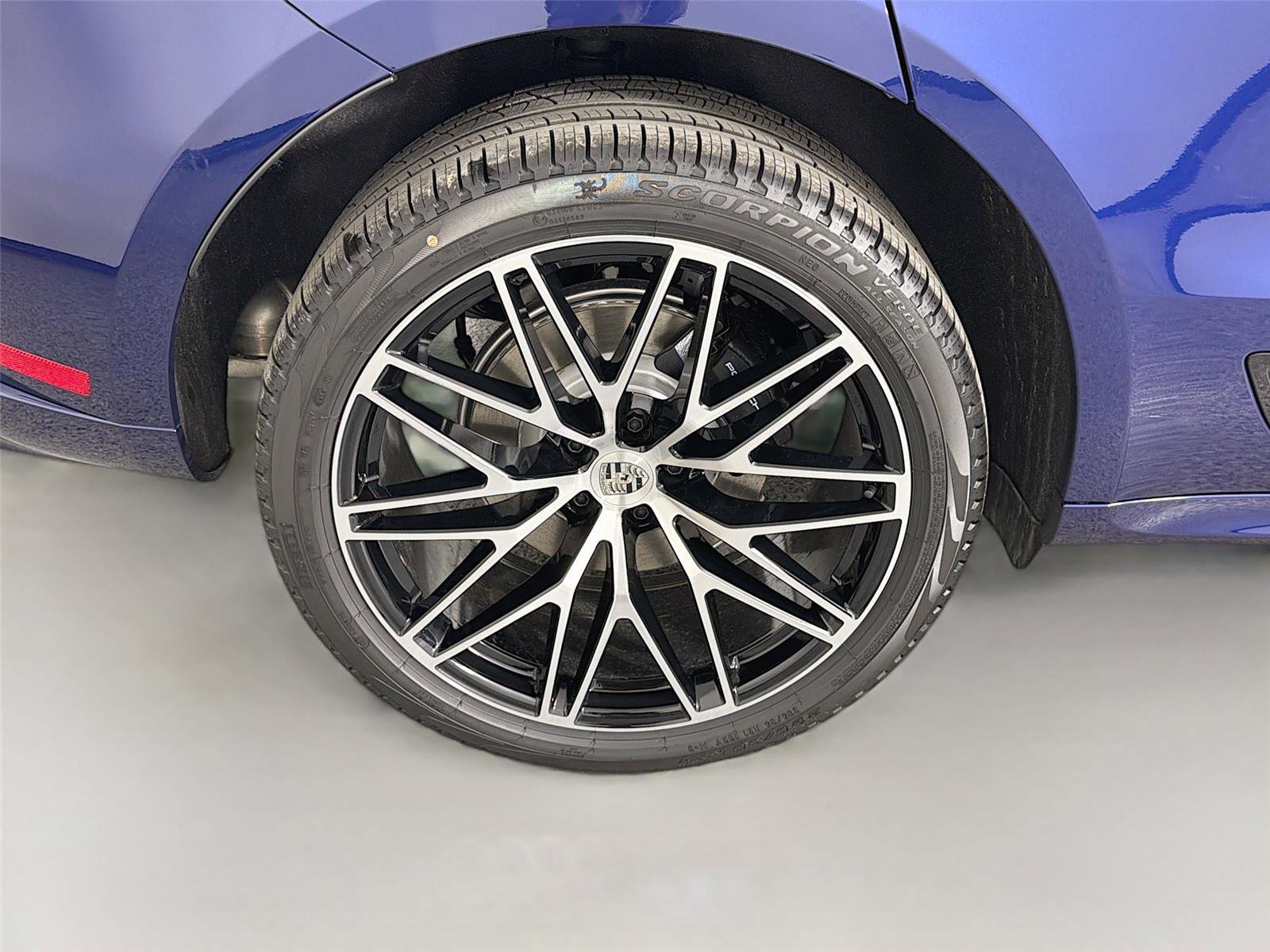 Certified 2026 Porsche Macan Turbo AWD/4WD image 13