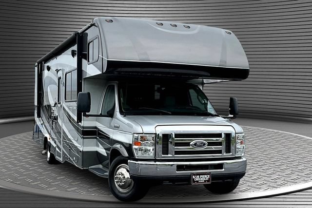 Used 2016 Ford E-450 and Econoline 450 Super Duty w/ Motorhome Prep Package RWD image 3