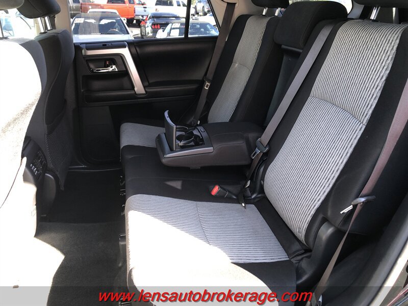 Used 2015 Toyota 4Runner SR5 AWD/4WD image 19