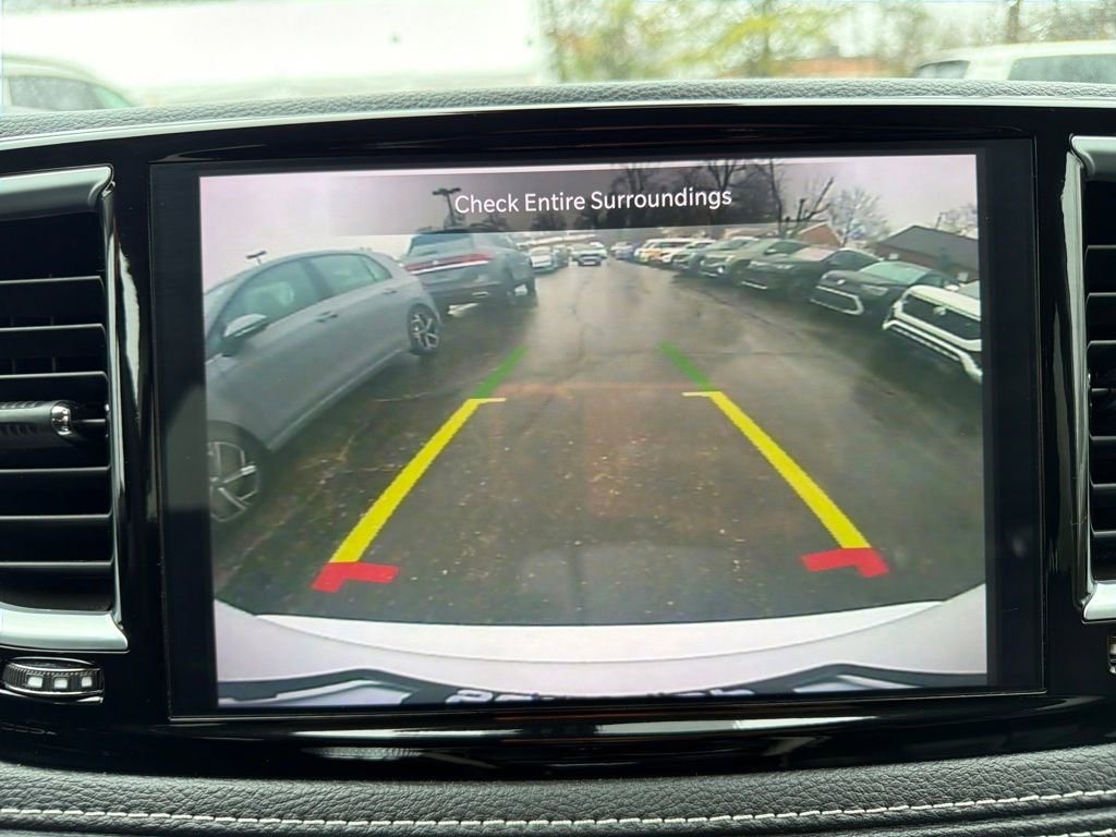 Used 2024 Chrysler Pacifica Limited image 24