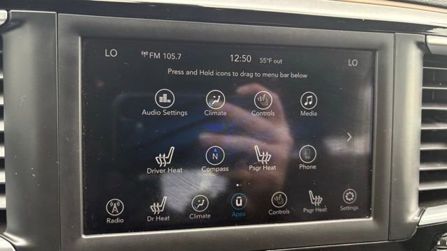 Used 2018 Chrysler Pacifica Touring-L w/ Tire & Wheel Group FWD image 4