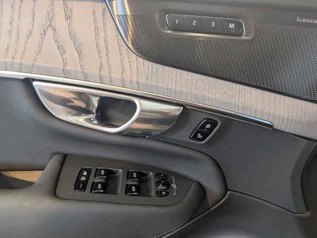 New 2026 Volvo XC90 B6 Ultra image 9